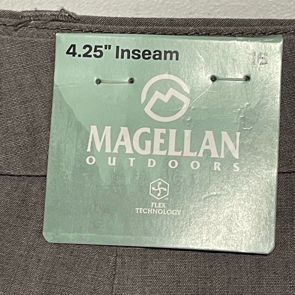 *NWT* Magellan Women’s Outdoor Chambray Athletic Hiking Short Sz 16 4.25” Inseam - Picture 8 of 10
